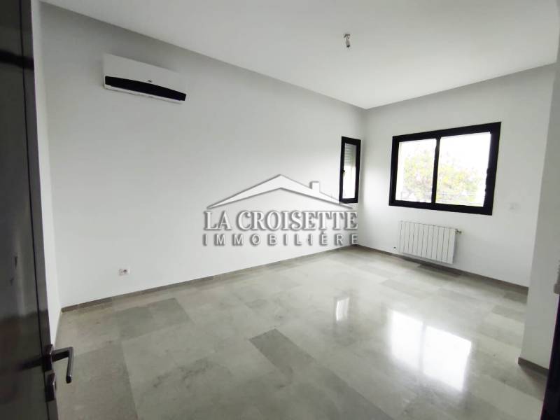 Appartement S+3 avec chambre de service à La Marsa